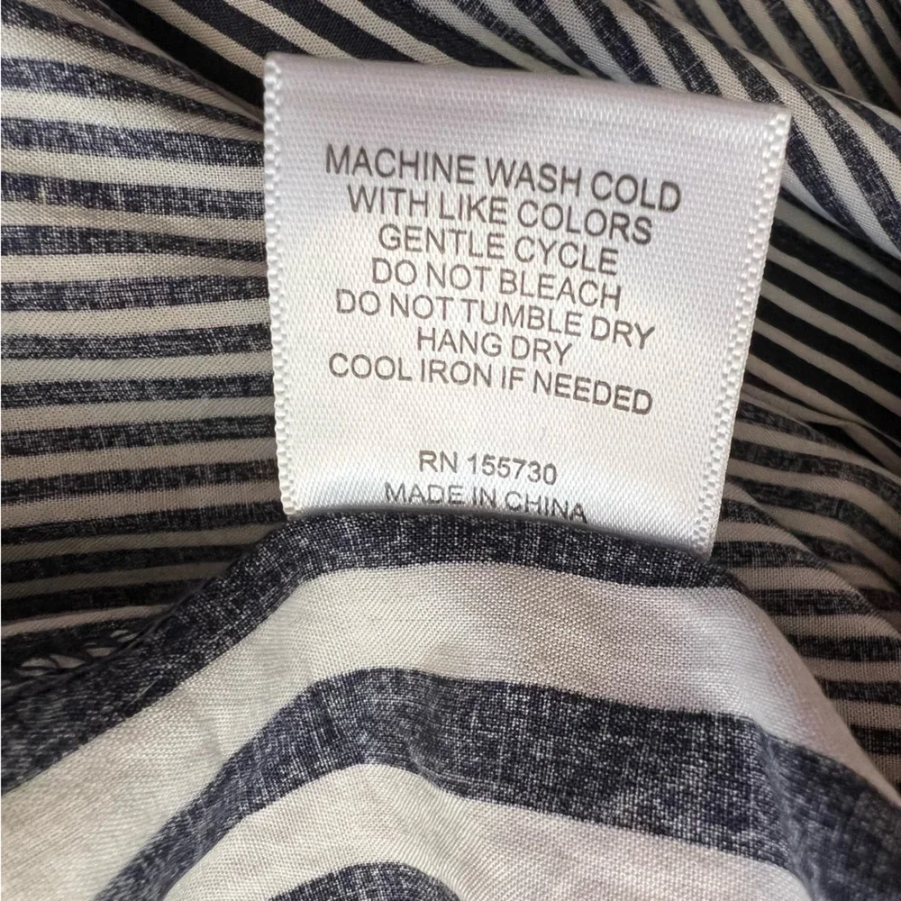 Jane & Delancey stripe top size M 100% Rayon navy & white - Picture 6 of 6